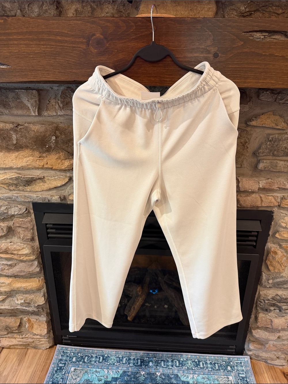 lululemon athletica Cream Cropped Pull-On Pants